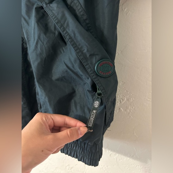 SOLD. Oversized winter jacket. Perfect for cold and rainy weather. - Picture 10 of 14